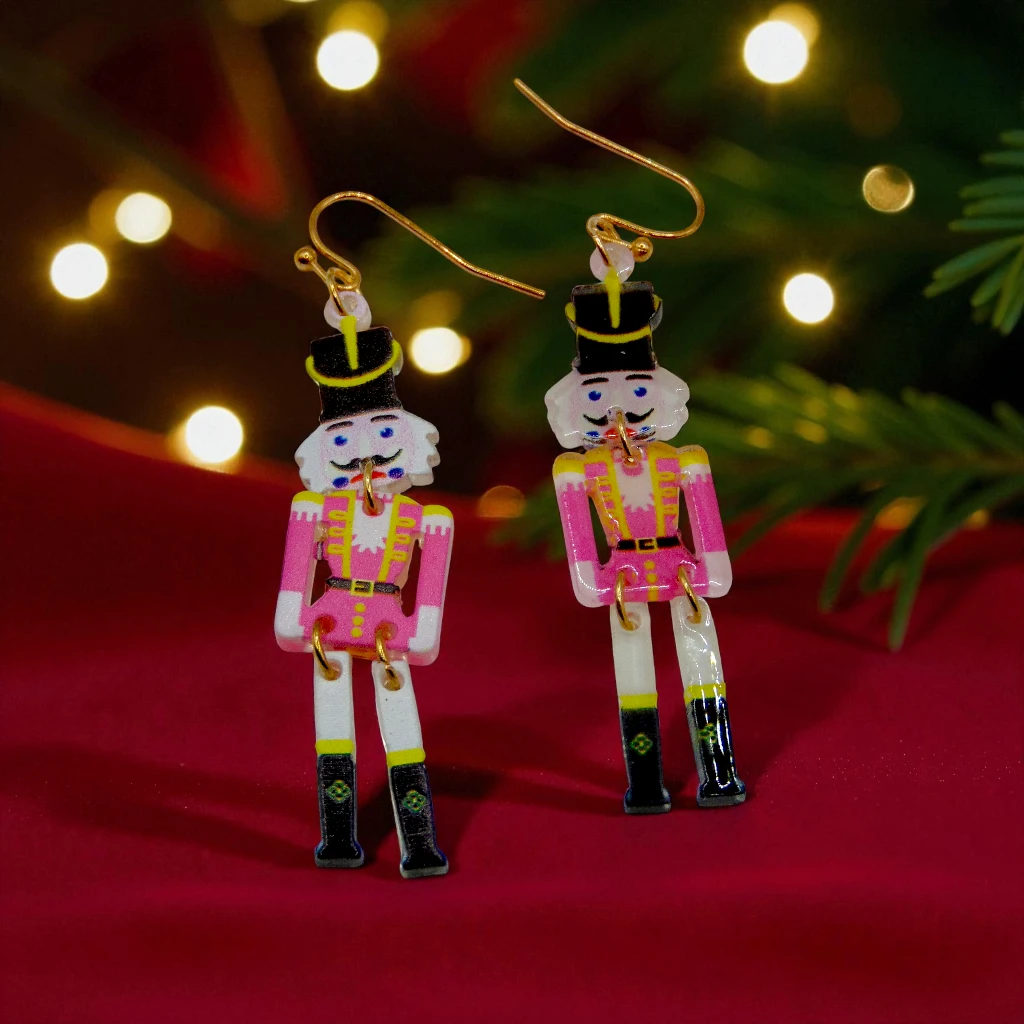 DSC00961 (1) Aretes navideños cascanueces rosa - Image 1
