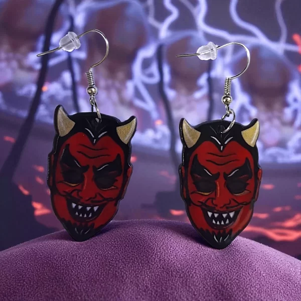 Aretes diablo rojo