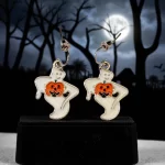 Aretes fantasma con calabaza en las manos