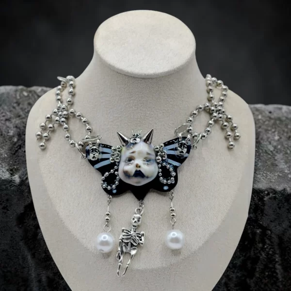 Collar De Dije De Mariposa Cara Payaso Gótico Con Dijes