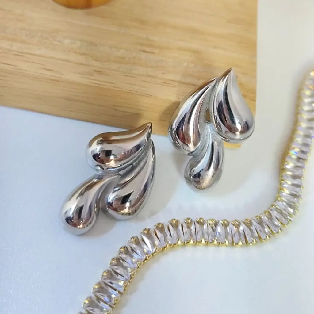 JÑJÑ ARETES DE ACERO INOXIDABLE GOTAS PLATEADAS - Imagen 1