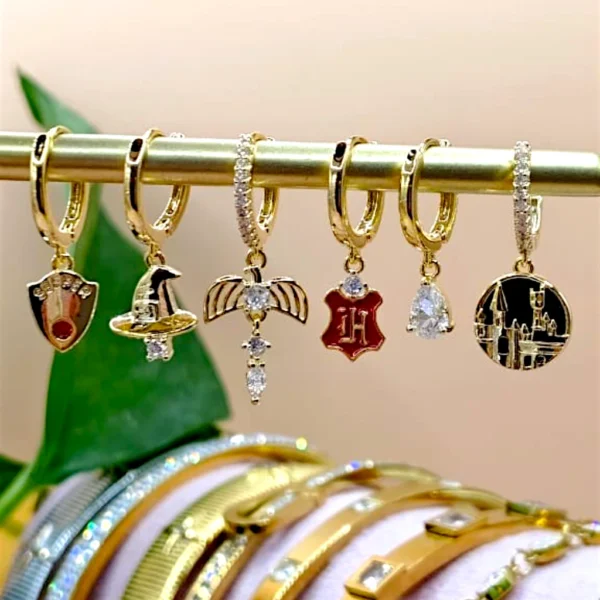 Multi aretes Higgies de charms de personajes Casa de magos sombrero