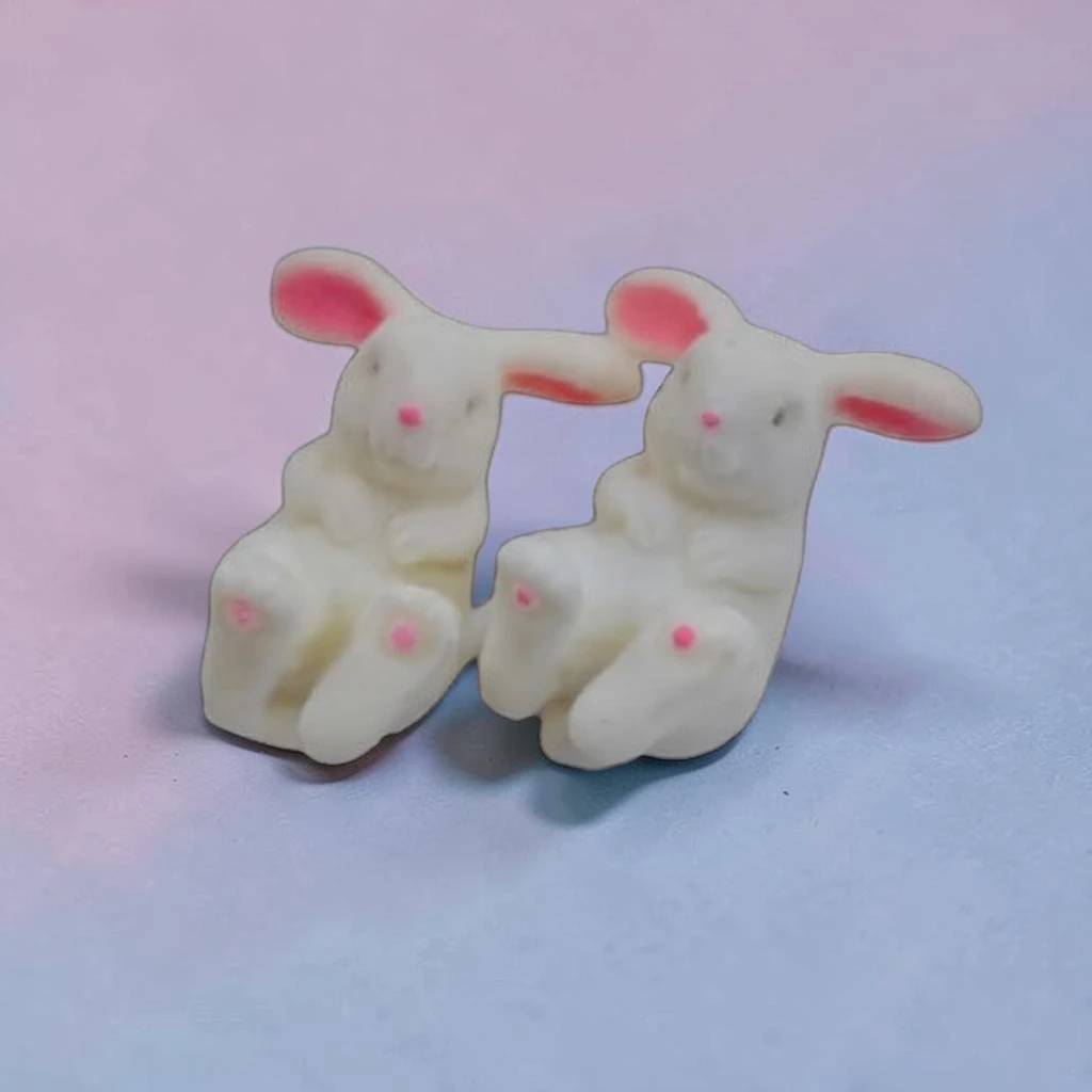 WhatsApp Image 2026-06-10 at 11.49.52 AM (4) ARETES LOCOS CONEJO BLANCO AFELPADO 3D - Image 1