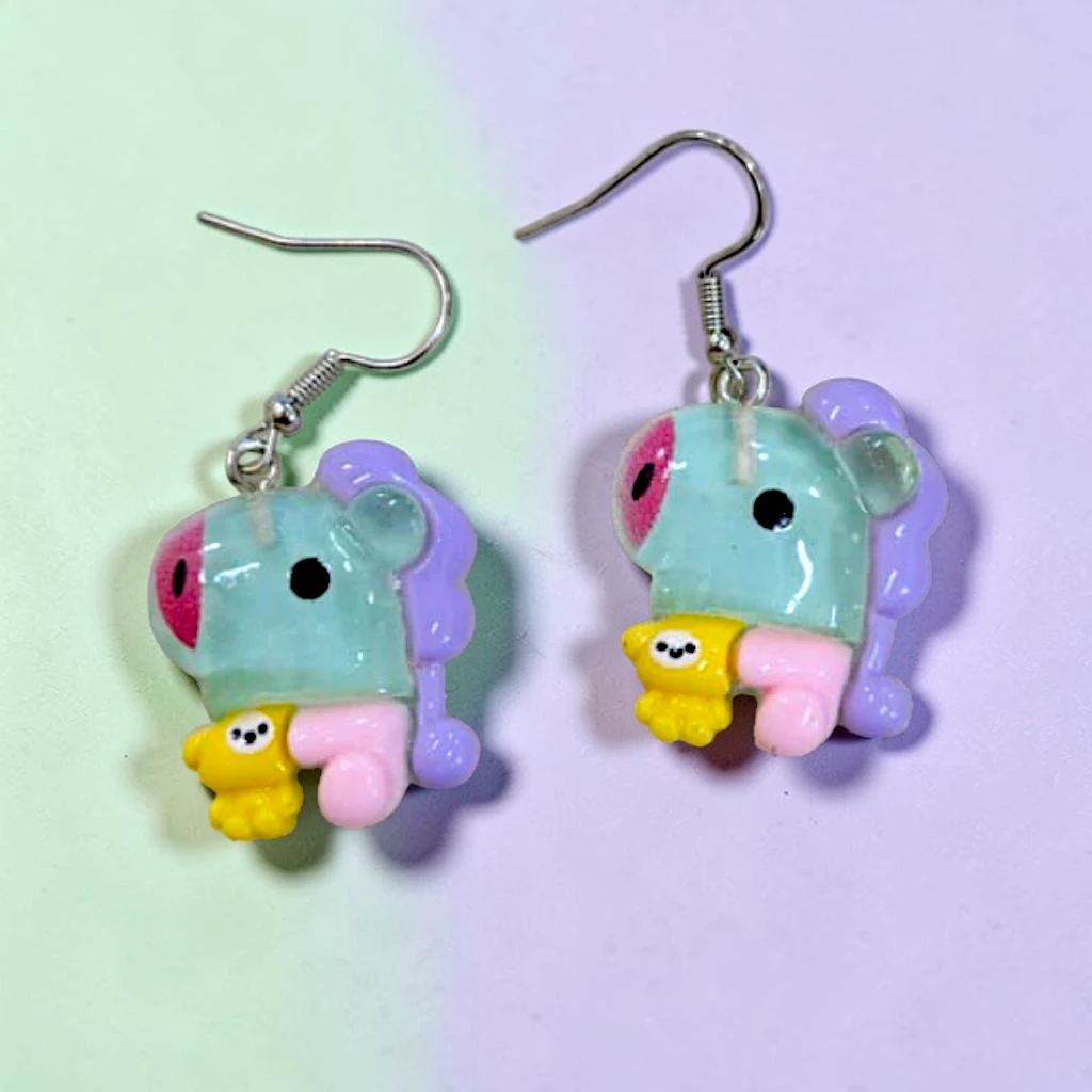 WhatsApp Image 2026-06-10 at 11.50.01 AM (2) aretes mascota de k-pop JH - Image 1