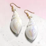 ARETES LOCOS CARACOLA BLANCA