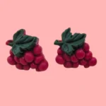 ARETES DE UVAS MORADAS CHICAS