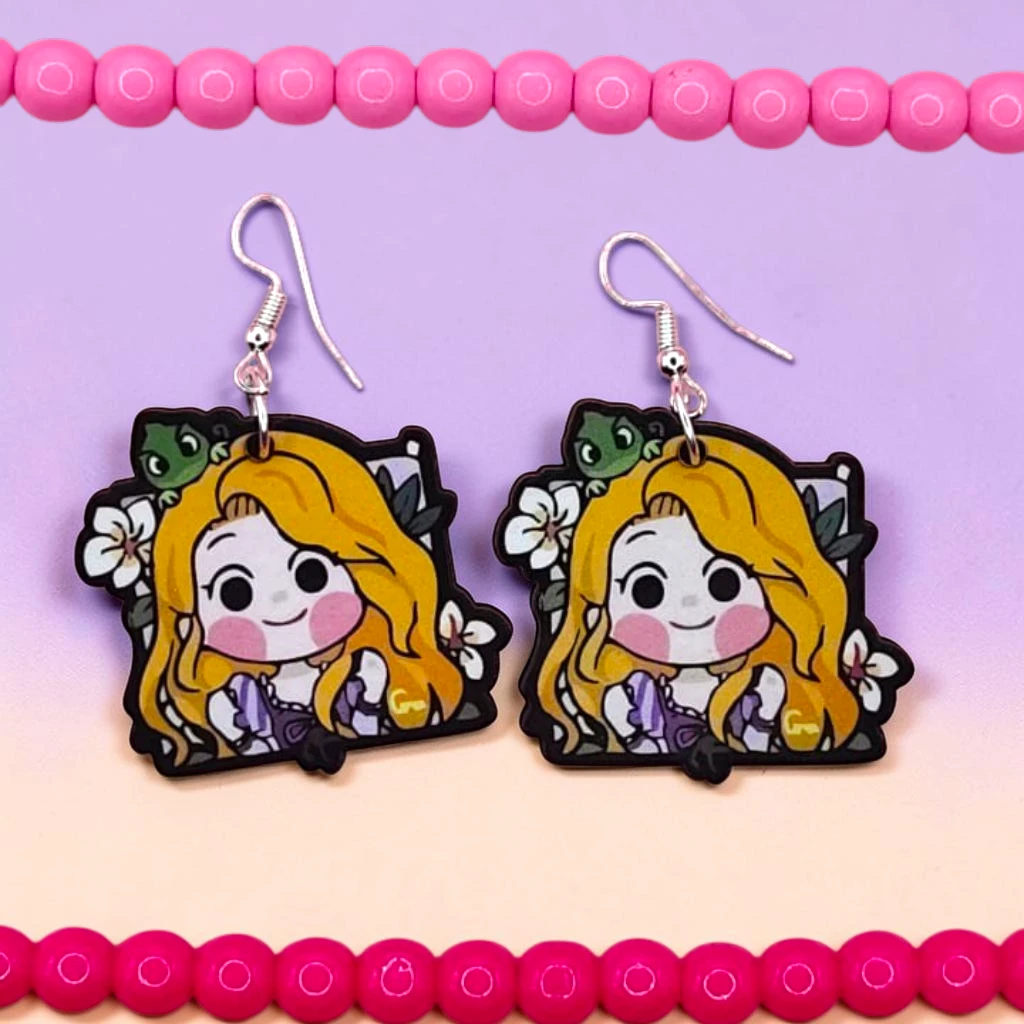WhatsApp Image 2026-07-01 at 1.42.03 PM (1) ARETES DE MDF PRINCESA CABELLO LARGO CON CAMALEON KAWAII - Image 1