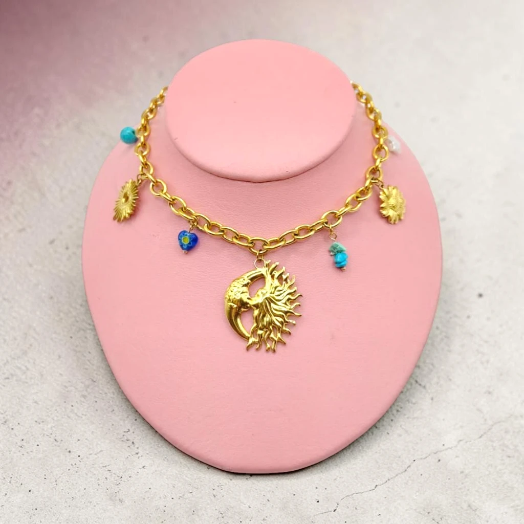 WhatsApp Image 2026-07-07 at 2.18.21 PM (1) COLLAR DE ACERO INOXIDABLE DIJES BESO DORADO - Image 1
