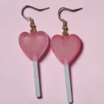 aretes con diseño de paleta de corazón rosa