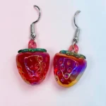 aretes con diseño fresas transparentes tornasol