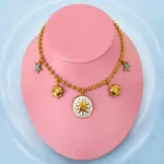 collar de acero inoxidable de dijes de sol y estrellas