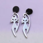 aretes de halloween gato flaco blanco y negro
