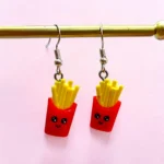 aretes de papas fritas rojas feliz