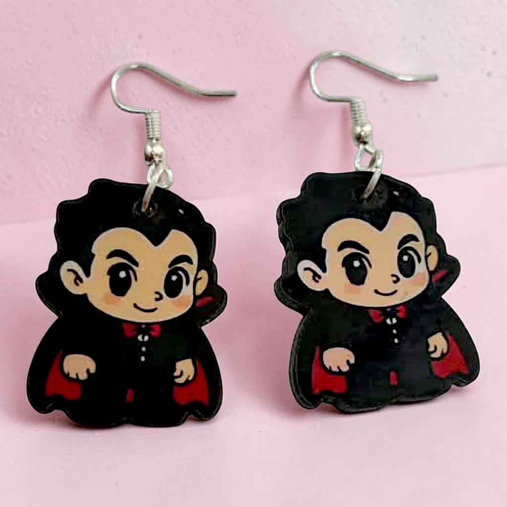 WhatsApp Image 2026-10-06 at 3.54.12 PM (2) aretes de halloween Drácula - Imagen 1