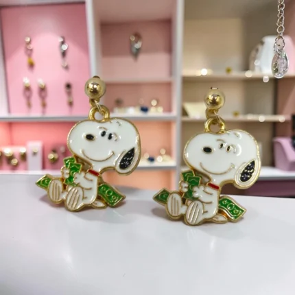 ARETES DE PERRITO BLANCO Y NEGRO DOLARES