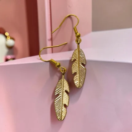 ARETES DORADOS DE PLUMA XL