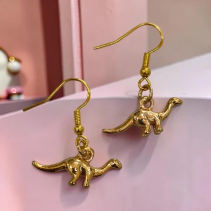 ARETES DE DINOSAURIO DORADO