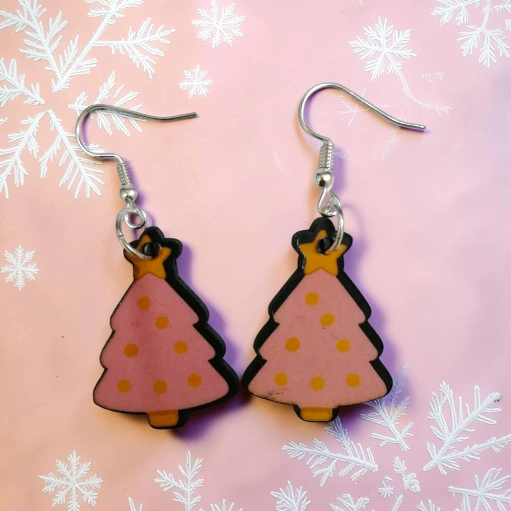 WhatsApp Image 2026-10-26 at 11.45.33 AM (2) ARETES DE NAVIDAD ARBOL DE NAVIDAD ROSA - Imagen 1