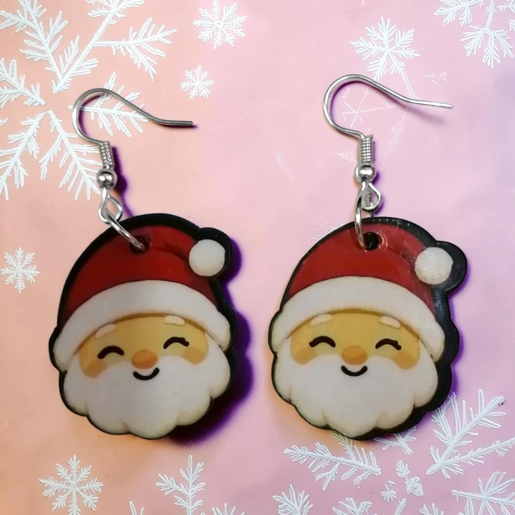WhatsApp Image 2026-10-26 at 11.45.34 AM (1) ARETES DE NAVIDAD SANTA CLAUS MODELO 2 - Imagen 1