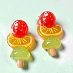 aretes de brocheta de frutas coreana